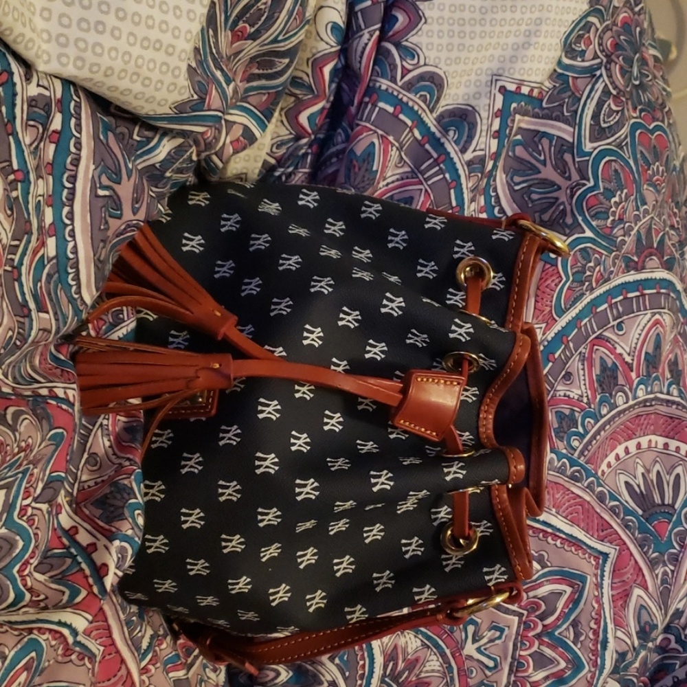 Dooney and Bourke MLB New York Yankees bucket bag